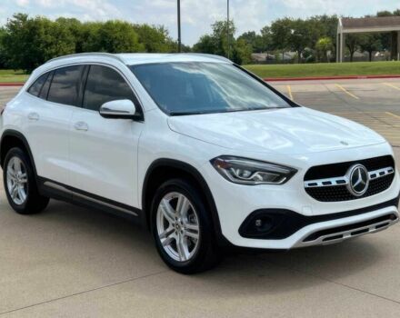 Белый Мерседес ГЛА-Класс, объемом двигателя 2 л и пробегом 21 тыс. км за 14000 $, фото 1 на Automoto.ua