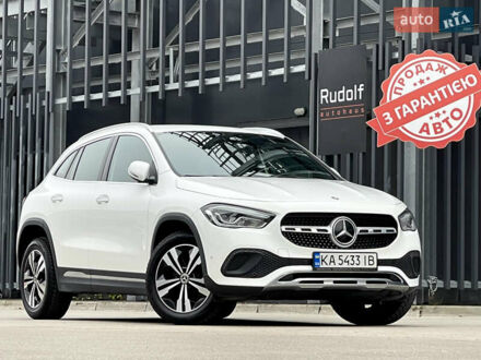 Белый Мерседес ГЛА-Класс, объемом двигателя 2 л и пробегом 36 тыс. км за 43000 $, фото 1 на Automoto.ua