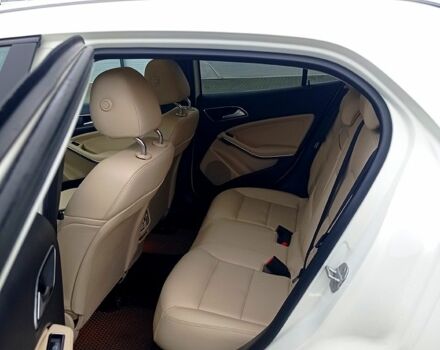 Бежевый Мерседес ГЛА-Класс, объемом двигателя 2 л и пробегом 240 тыс. км за 14200 $, фото 6 на Automoto.ua