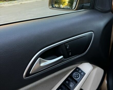 Бежевый Мерседес ГЛА-Класс, объемом двигателя 1.6 л и пробегом 79 тыс. км за 25000 $, фото 15 на Automoto.ua