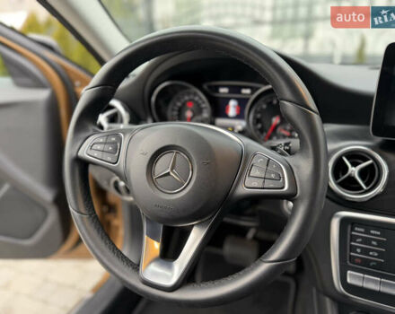 Бежевий Мерседес ГЛА-Клас, об'ємом двигуна 2 л та пробігом 66 тис. км за 25700 $, фото 88 на Automoto.ua