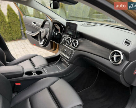 Бежевий Мерседес ГЛА-Клас, об'ємом двигуна 2 л та пробігом 66 тис. км за 25700 $, фото 119 на Automoto.ua