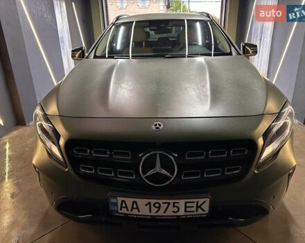 Мерседес ГЛА-Класс 2017 в Киеве на Automoto.ua Бежевый Мерседес ГЛА-Класс, объемом двигателя 1.99 л и пробегом 50 тыс. км за 24000 $, фото 1 на Automoto.ua