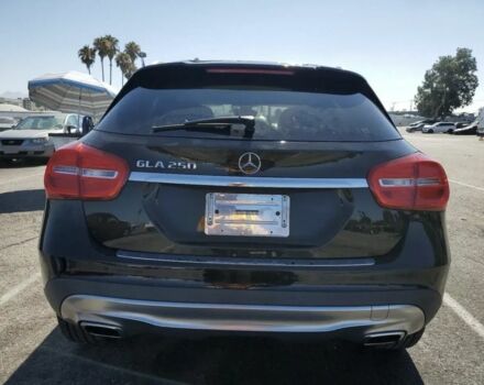 Чорний Мерседес ГЛА-Клас, об'ємом двигуна 2 л та пробігом 122 тис. км за 12000 $, фото 5 на Automoto.ua