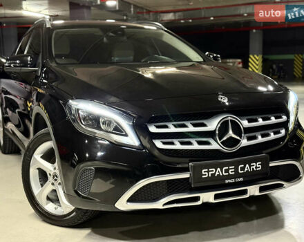 Черный Мерседес ГЛА-Класс, объемом двигателя 1.6 л и пробегом 61 тыс. км за 23800 $, фото 1 на Automoto.ua
