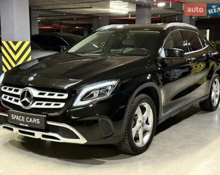 Черный Мерседес ГЛА-Класс, объемом двигателя 1.6 л и пробегом 61 тыс. км за 23800 $, фото 6 на Automoto.ua
