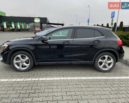 Черный Мерседес ГЛА-Класс, объемом двигателя 1.99 л и пробегом 34 тыс. км за 22400 $, фото 2 на Automoto.ua