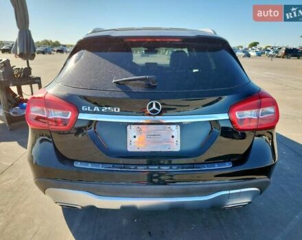 Черный Мерседес ГЛА-Класс, объемом двигателя 1.99 л и пробегом 170 тыс. км за 4200 $, фото 5 на Automoto.ua
