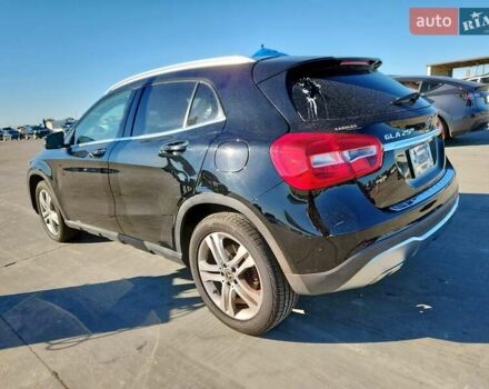 Черный Мерседес ГЛА-Класс, объемом двигателя 1.99 л и пробегом 170 тыс. км за 4200 $, фото 2 на Automoto.ua