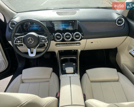 Черный Мерседес ГЛА-Класс, объемом двигателя 1.99 л и пробегом 35 тыс. км за 37000 $, фото 1 на Automoto.ua