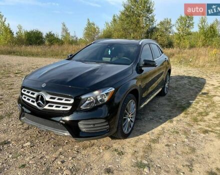 Чорний Мерседес ГЛА-Клас, об'ємом двигуна 2 л та пробігом 50 тис. км за 17800 $, фото 1 на Automoto.ua