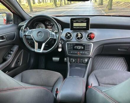 Красный Мерседес ГЛА-Класс, объемом двигателя 1.46 л и пробегом 135 тыс. км за 22000 $, фото 7 на Automoto.ua