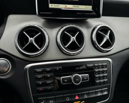 Червоний Мерседес ГЛА-Клас, об'ємом двигуна 1.99 л та пробігом 130 тис. км за 18900 $, фото 5 на Automoto.ua