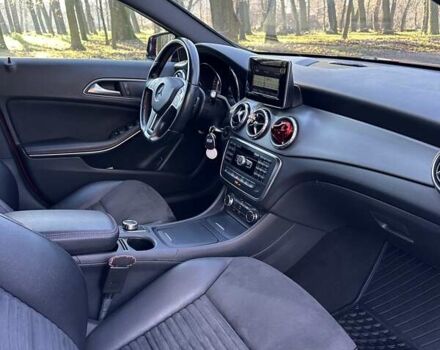 Красный Мерседес ГЛА-Класс, объемом двигателя 1.46 л и пробегом 135 тыс. км за 22000 $, фото 6 на Automoto.ua