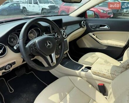 Красный Мерседес ГЛА-Класс, объемом двигателя 2 л и пробегом 77 тыс. км за 10800 $, фото 10 на Automoto.ua