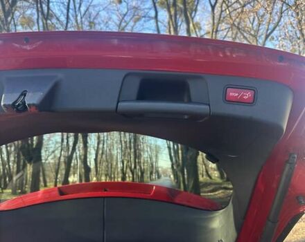 Красный Мерседес ГЛА-Класс, объемом двигателя 1.46 л и пробегом 135 тыс. км за 22000 $, фото 5 на Automoto.ua