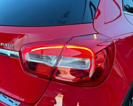 Красный Мерседес ГЛА-Класс, объемом двигателя 1.99 л и пробегом 155 тыс. км за 23200 $, фото 4 на Automoto.ua