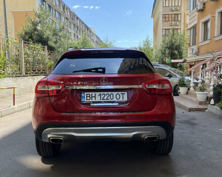 Красный Мерседес ГЛА-Класс, объемом двигателя 1.99 л и пробегом 111 тыс. км за 17800 $, фото 4 на Automoto.ua