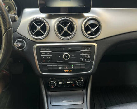 Красный Мерседес ГЛА-Класс, объемом двигателя 1.99 л и пробегом 111 тыс. км за 17800 $, фото 11 на Automoto.ua