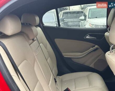 Красный Мерседес ГЛА-Класс, объемом двигателя 1.99 л и пробегом 215 тыс. км за 10900 $, фото 28 на Automoto.ua