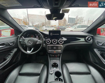 Красный Мерседес ГЛА-Класс, объемом двигателя 2 л и пробегом 139 тыс. км за 21500 $, фото 13 на Automoto.ua