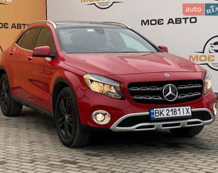 Красный Мерседес ГЛА-Класс, объемом двигателя 2 л и пробегом 139 тыс. км за 21500 $, фото 4 на Automoto.ua