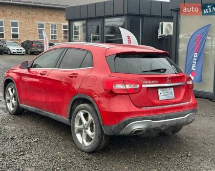 Красный Мерседес ГЛА-Класс, объемом двигателя 1.99 л и пробегом 215 тыс. км за 10900 $, фото 7 на Automoto.ua