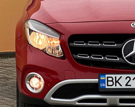 Красный Мерседес ГЛА-Класс, объемом двигателя 2 л и пробегом 139 тыс. км за 21500 $, фото 3 на Automoto.ua