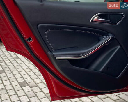 Красный Мерседес ГЛА-Класс, объемом двигателя 2 л и пробегом 139 тыс. км за 21500 $, фото 27 на Automoto.ua