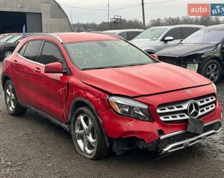 Красный Мерседес ГЛА-Класс, объемом двигателя 1.99 л и пробегом 215 тыс. км за 10900 $, фото 6 на Automoto.ua