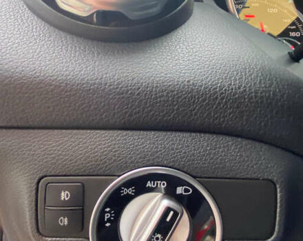 Красный Мерседес ГЛА-Класс, объемом двигателя 2 л и пробегом 139 тыс. км за 19999 $, фото 26 на Automoto.ua