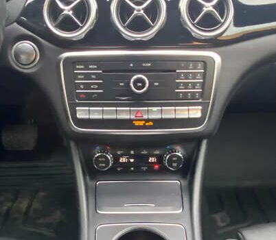 Красный Мерседес ГЛА-Класс, объемом двигателя 2 л и пробегом 139 тыс. км за 21500 $, фото 14 на Automoto.ua