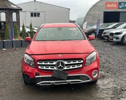 Красный Мерседес ГЛА-Класс, объемом двигателя 1.99 л и пробегом 215 тыс. км за 10900 $, фото 5 на Automoto.ua