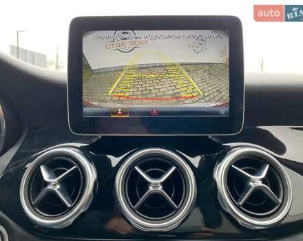 Красный Мерседес ГЛА-Класс, объемом двигателя 2 л и пробегом 139 тыс. км за 19999 $, фото 17 на Automoto.ua