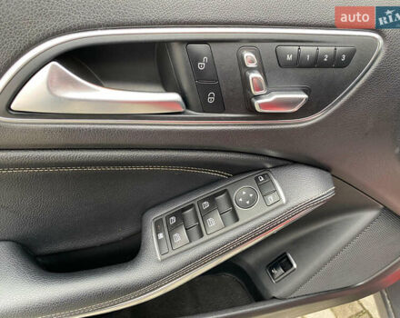 Красный Мерседес ГЛА-Класс, объемом двигателя 2 л и пробегом 139 тыс. км за 19999 $, фото 21 на Automoto.ua