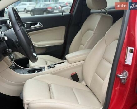 Червоний Мерседес ГЛА-Клас, об'ємом двигуна 1.99 л та пробігом 30 тис. км за 19950 $, фото 12 на Automoto.ua