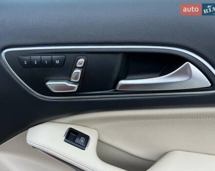 Красный Мерседес ГЛА-Класс, объемом двигателя 1.99 л и пробегом 29 тыс. км за 18999 $, фото 24 на Automoto.ua