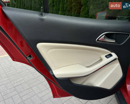 Красный Мерседес ГЛА-Класс, объемом двигателя 1.99 л и пробегом 29 тыс. км за 19999 $, фото 41 на Automoto.ua