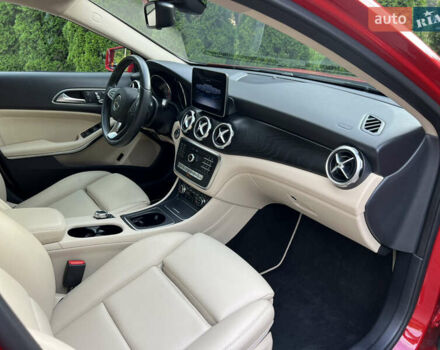 Красный Мерседес ГЛА-Класс, объемом двигателя 1.99 л и пробегом 29 тыс. км за 19999 $, фото 26 на Automoto.ua