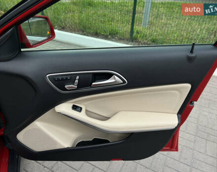 Красный Мерседес ГЛА-Класс, объемом двигателя 1.99 л и пробегом 29 тыс. км за 19999 $, фото 29 на Automoto.ua