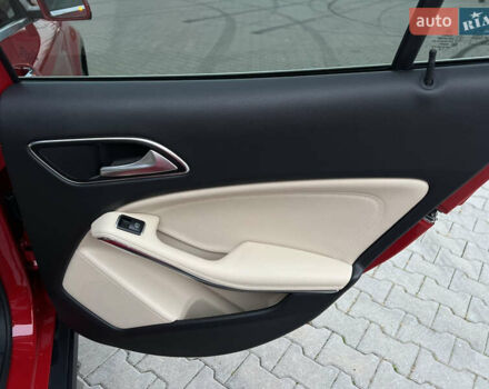 Красный Мерседес ГЛА-Класс, объемом двигателя 1.99 л и пробегом 29 тыс. км за 18999 $, фото 37 на Automoto.ua