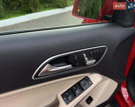 Красный Мерседес ГЛА-Класс, объемом двигателя 1.99 л и пробегом 29 тыс. км за 19999 $, фото 25 на Automoto.ua