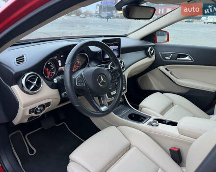 Красный Мерседес ГЛА-Класс, объемом двигателя 1.99 л и пробегом 29 тыс. км за 18999 $, фото 21 на Automoto.ua