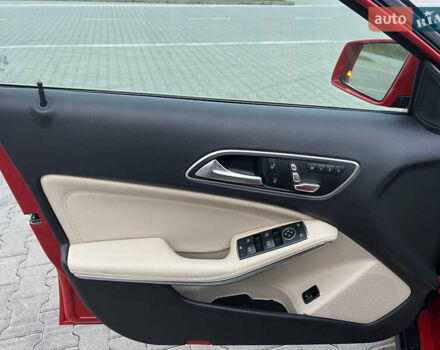 Красный Мерседес ГЛА-Класс, объемом двигателя 1.99 л и пробегом 29 тыс. км за 18999 $, фото 16 на Automoto.ua