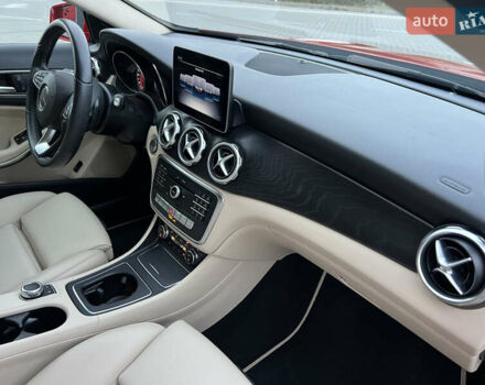 Красный Мерседес ГЛА-Класс, объемом двигателя 1.99 л и пробегом 29 тыс. км за 18999 $, фото 29 на Automoto.ua