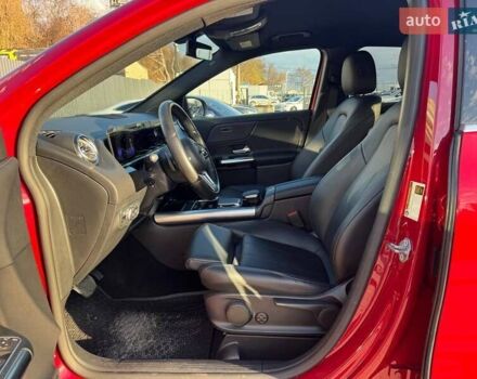Красный Мерседес ГЛА-Класс, объемом двигателя 2 л и пробегом 72 тыс. км за 29000 $, фото 11 на Automoto.ua
