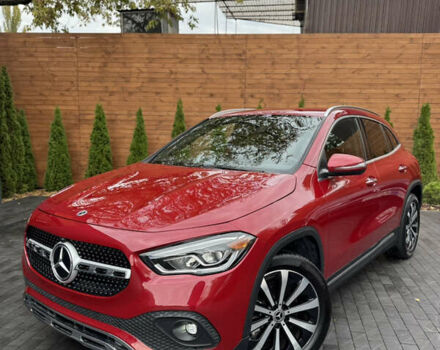 Красный Мерседес ГЛА-Класс, объемом двигателя 2 л и пробегом 70 тыс. км за 28500 $, фото 1 на Automoto.ua