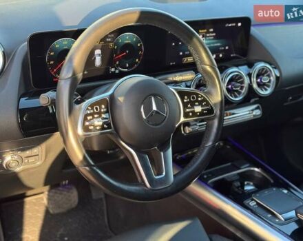 Красный Мерседес ГЛА-Класс, объемом двигателя 2 л и пробегом 72 тыс. км за 29000 $, фото 13 на Automoto.ua