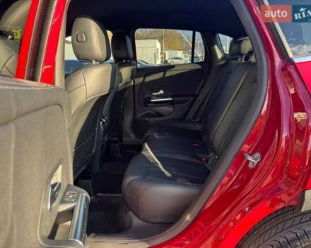 Красный Мерседес ГЛА-Класс, объемом двигателя 2 л и пробегом 72 тыс. км за 29000 $, фото 25 на Automoto.ua