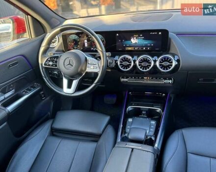 Красный Мерседес ГЛА-Класс, объемом двигателя 2 л и пробегом 72 тыс. км за 29000 $, фото 16 на Automoto.ua